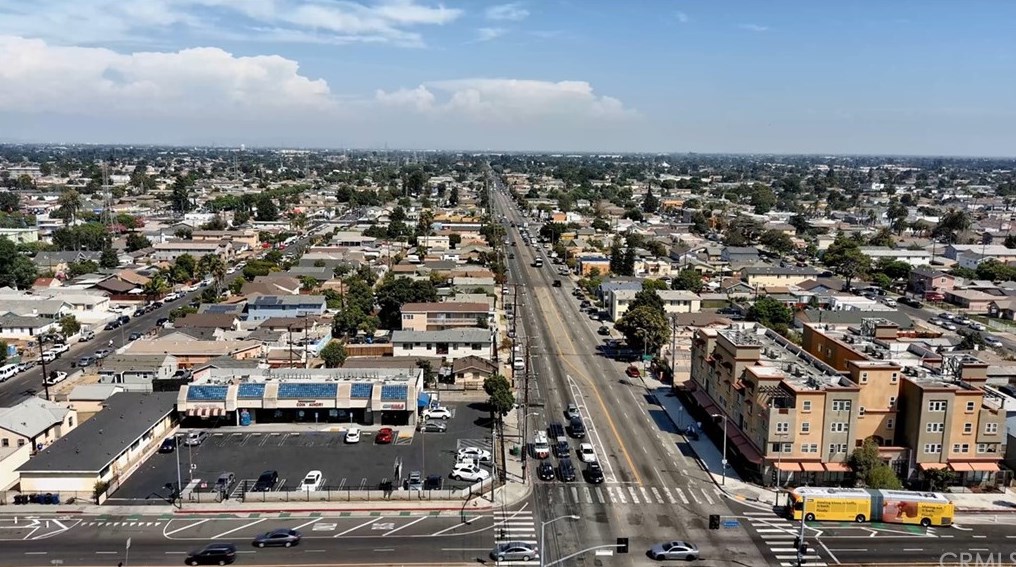 225 Century Blvd, Los Angeles CA  90003-4749 exterior