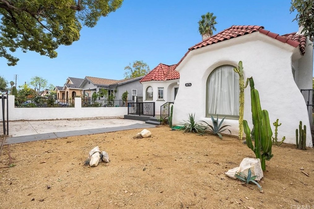 1436 62nd St, Los Angeles, CA 90001-1232