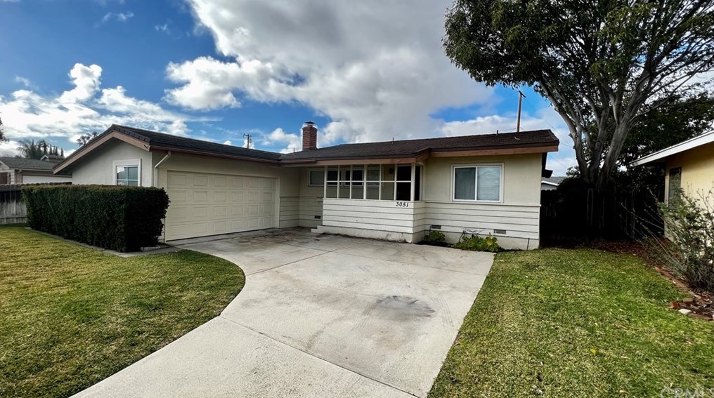 3051 Warren Ln, Costa Mesa, CA 92626-2740