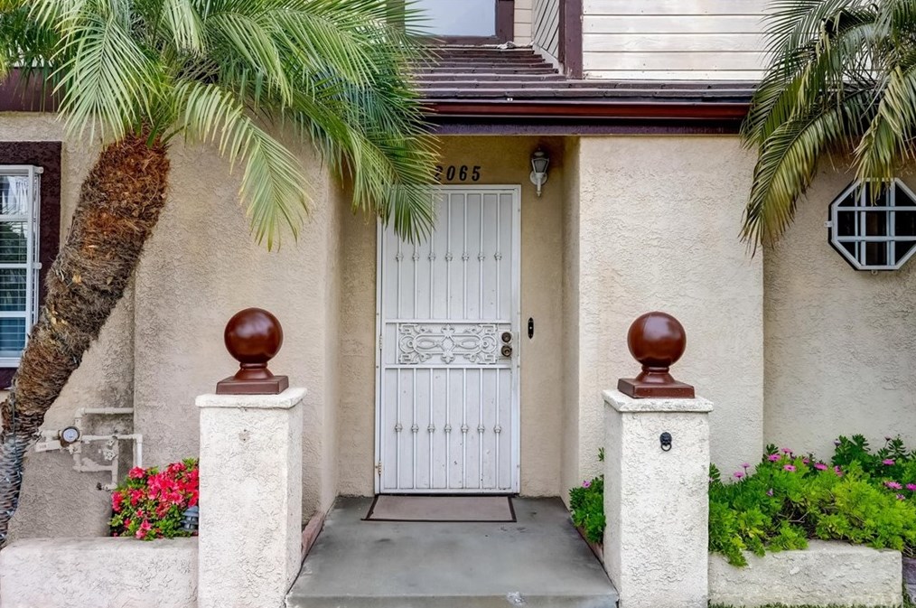 2065 Santa Ana, Los Angeles, CA 90059-1356