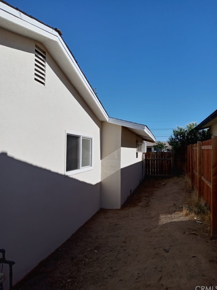 1725 Forane St, Barstow CA  92311-5611 exterior