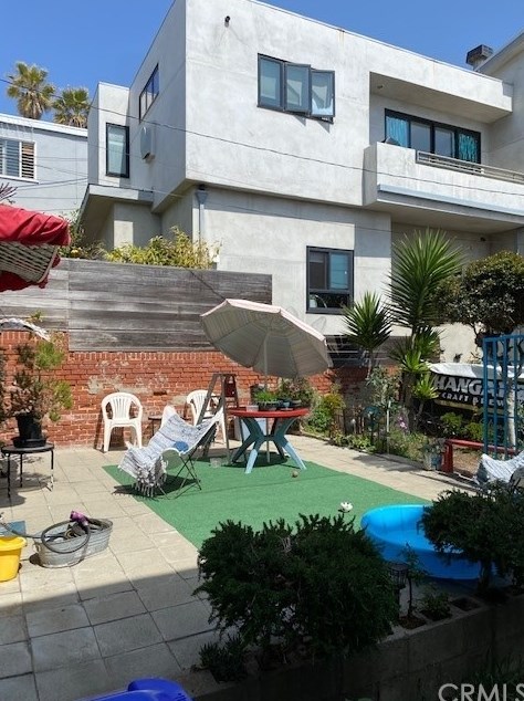 214 El Porto St, Manhattan Beach, CA 90266