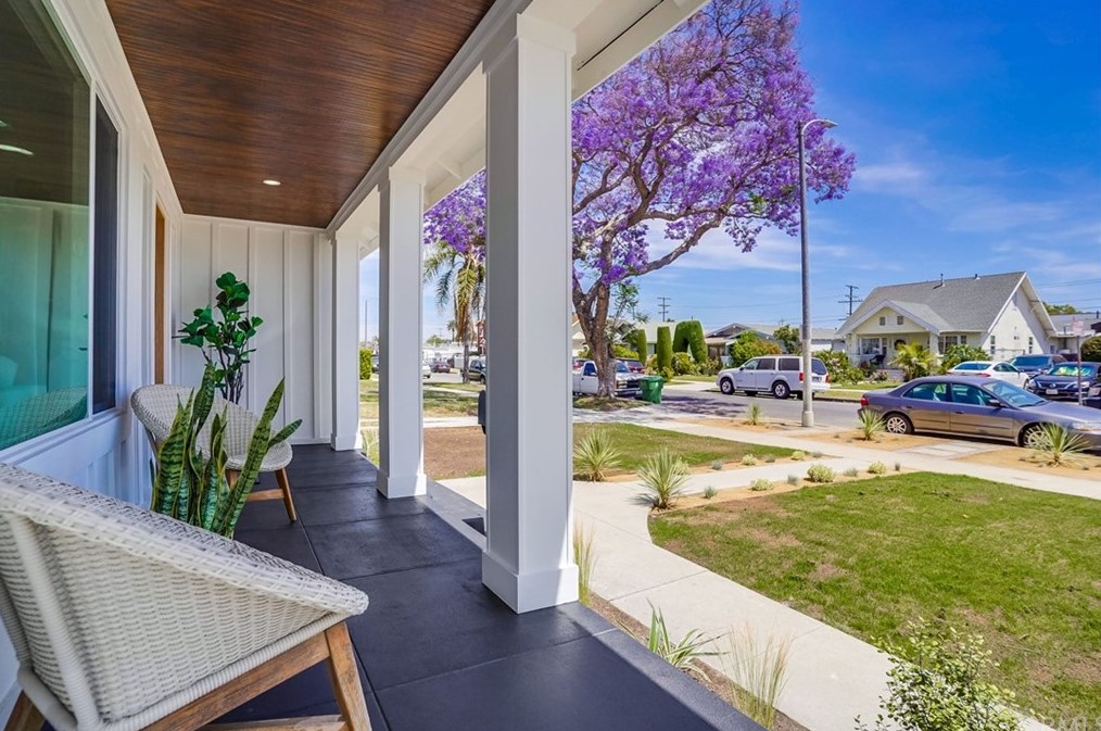 1441 52nd St, Los Angeles CA  90011-4903 exterior