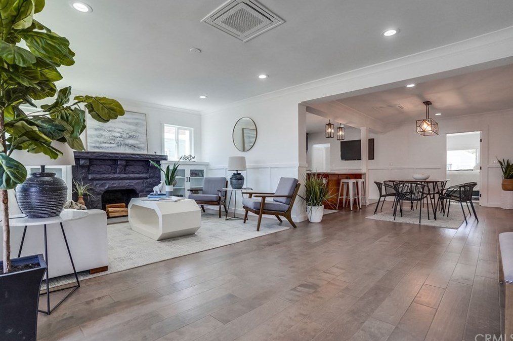 1441 52nd St, Los Angeles CA  90011-4903 exterior