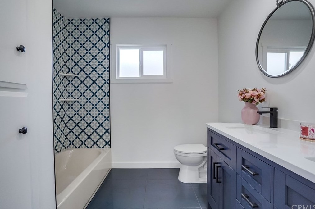 1441 52nd St, Los Angeles CA  90011-4903 exterior