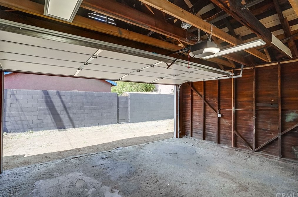 1441 52nd St, Los Angeles CA  90011-4903 exterior