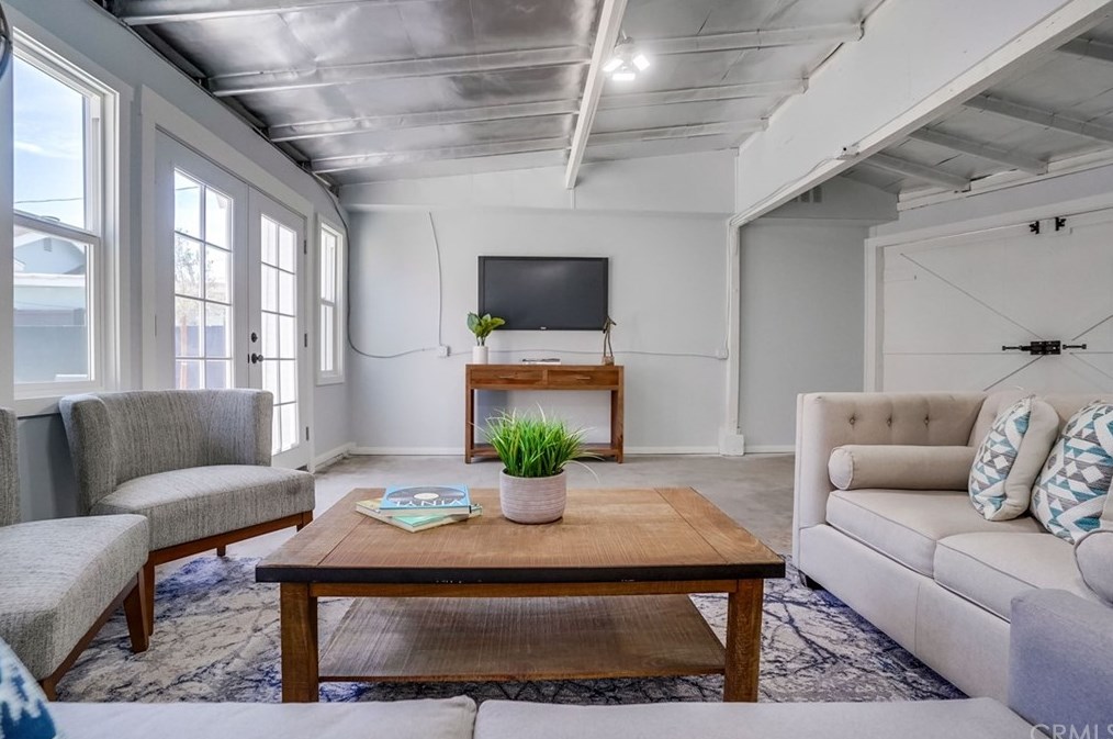 1441 52nd St, Los Angeles CA  90011-4903 exterior