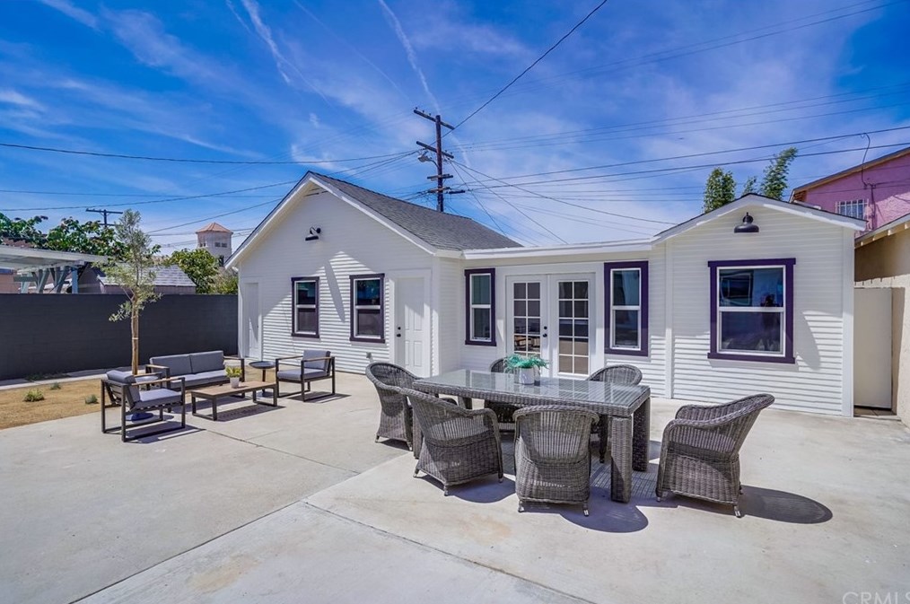 1441 52nd St, Los Angeles CA  90011-4903 exterior