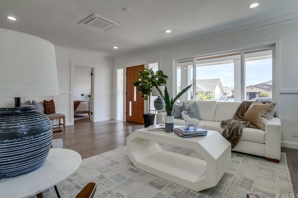 1441 52nd St, Los Angeles CA  90011-4903 exterior