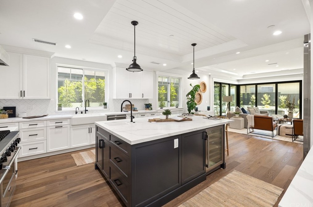 1560 1st St, Manhattan Beach, CA 90266