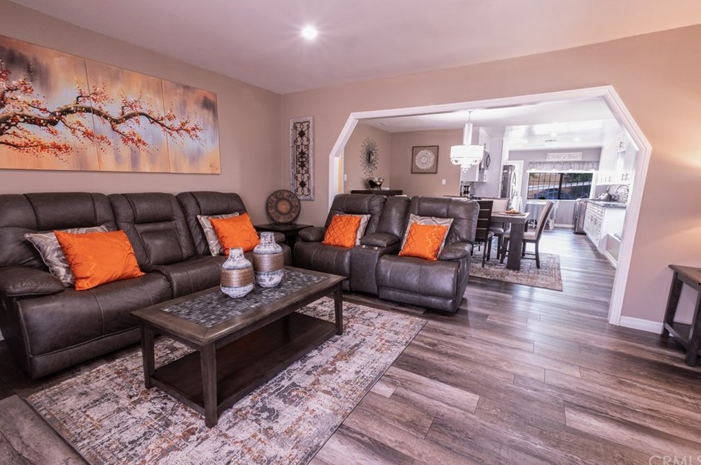 2907 73rd St, Los Angeles, CA 90043-5314