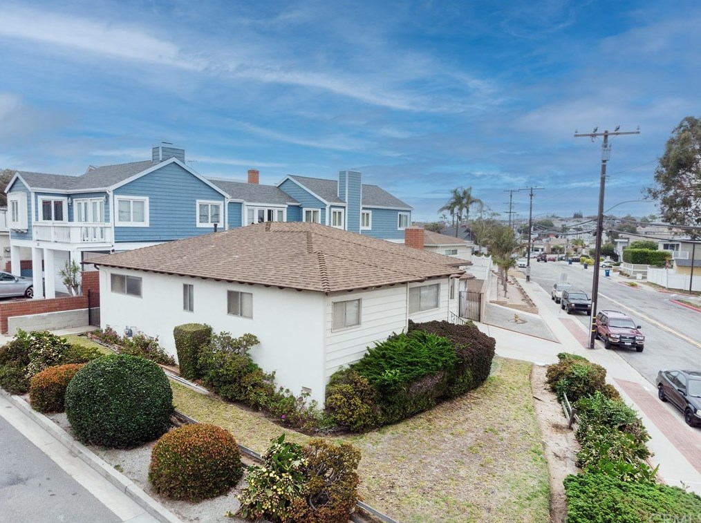 1430 Prospect Ave, Hermosa Beach, CA 90254-3331