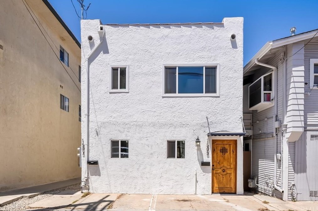 1503 Loma Dr, Hermosa Beach, CA 90254-2934