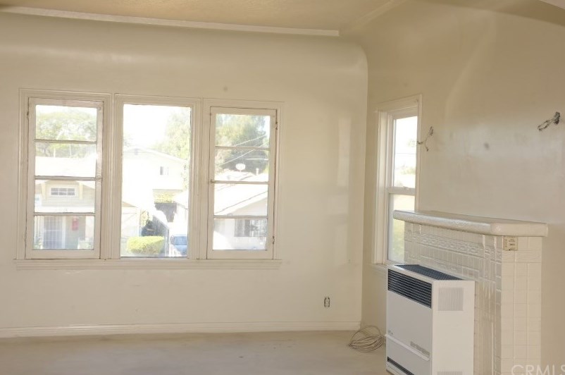 1034 52nd St, Los Angeles CA  90058-3334 exterior