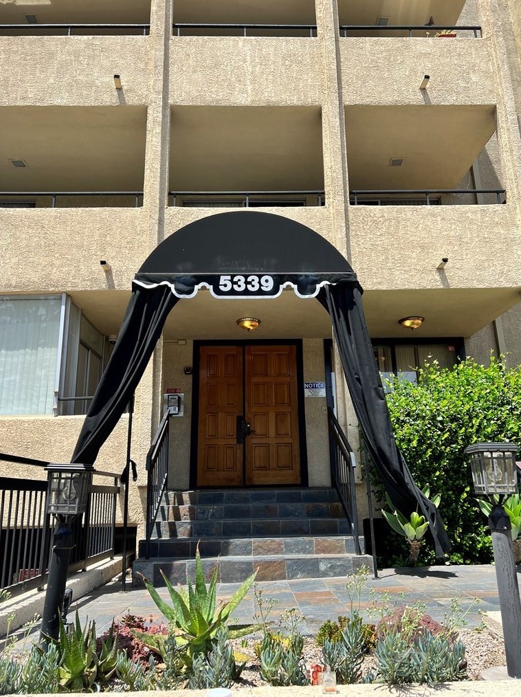 5339 Newcastle Ave #205, Van Nuys, CA 91316
