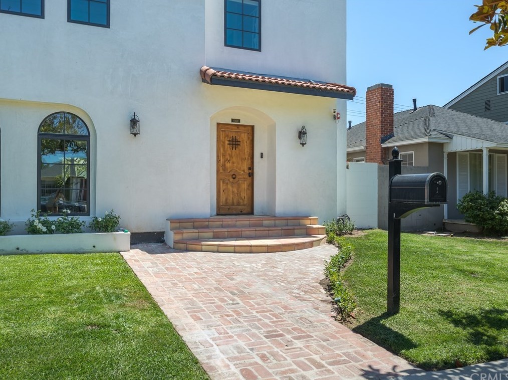 8300 Fordham Rd, Los Angeles, CA 90045-2560