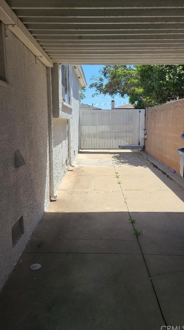 725 110 St, Los Angeles CA  90044-4322 exterior