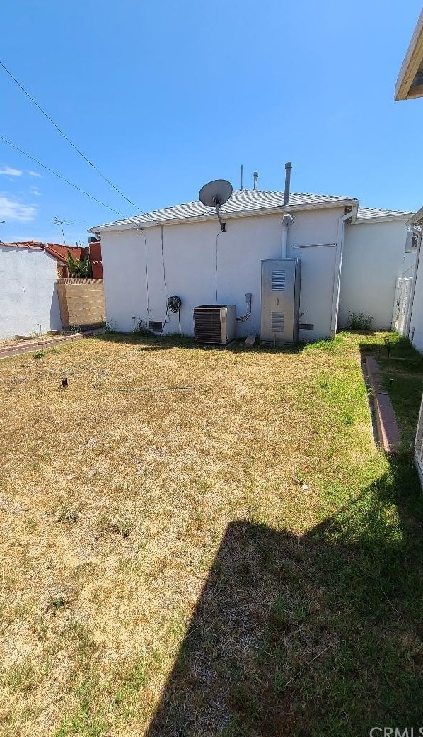 725 110 St, Los Angeles CA  90044-4322 exterior