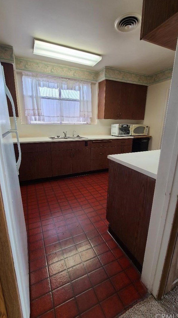 725 110 St, Los Angeles CA  90044-4322 exterior