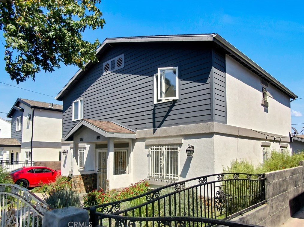 810 N Willowbrook Ave, Compton, CA 90220