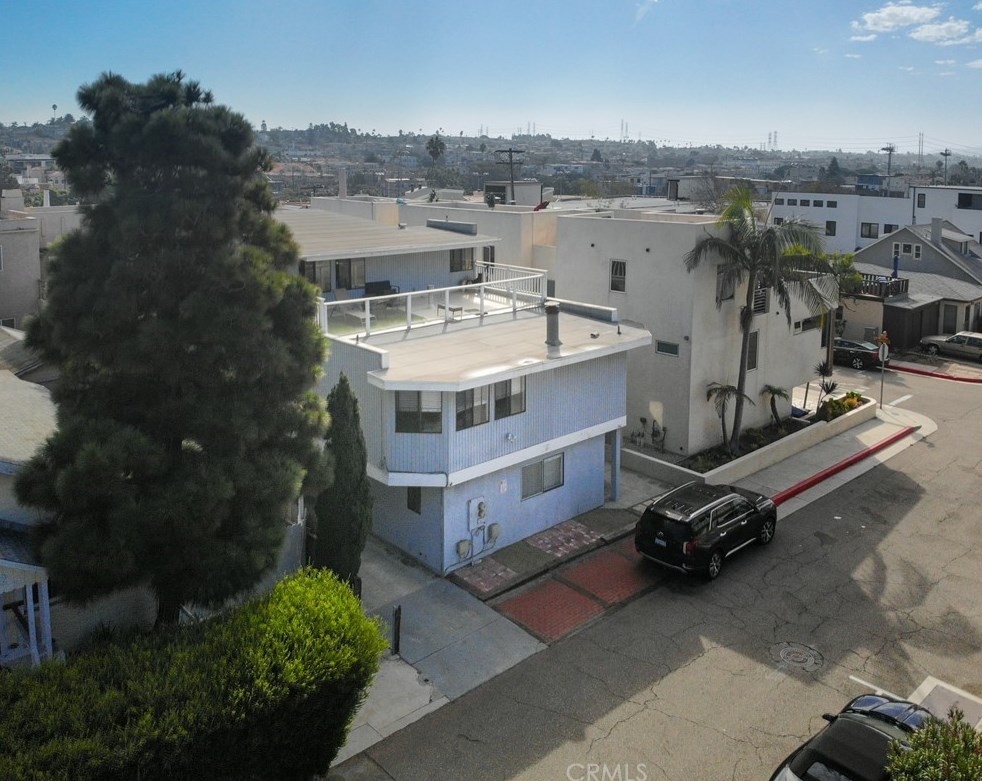 1086 Loma Dr, Hermosa Beach, CA 90254-4201
