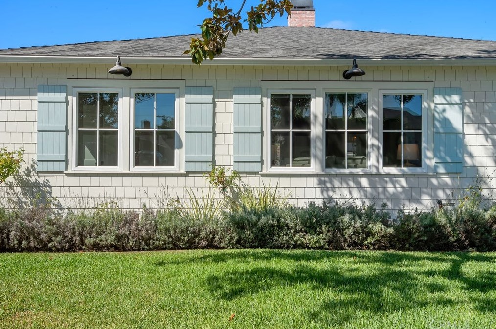 7925 El Manor Ave, Los Angeles CA  90045-1431 exterior