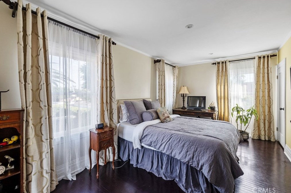 2754 Kenwood Ave, Los Angeles CA  90007-2106 exterior