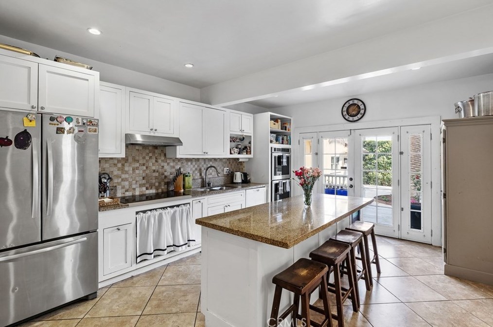 2754 Kenwood Ave, Los Angeles CA  90007-2106 exterior