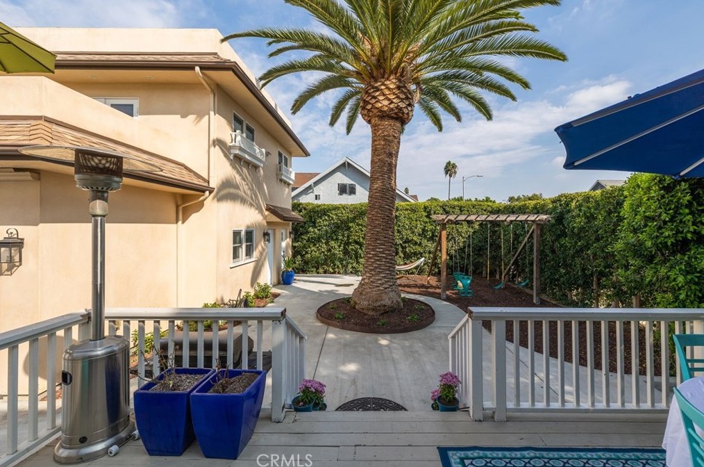 2754 Kenwood Ave, Los Angeles CA  90007-2106 exterior