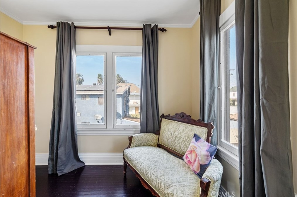 2754 Kenwood Ave, Los Angeles CA  90007-2106 exterior