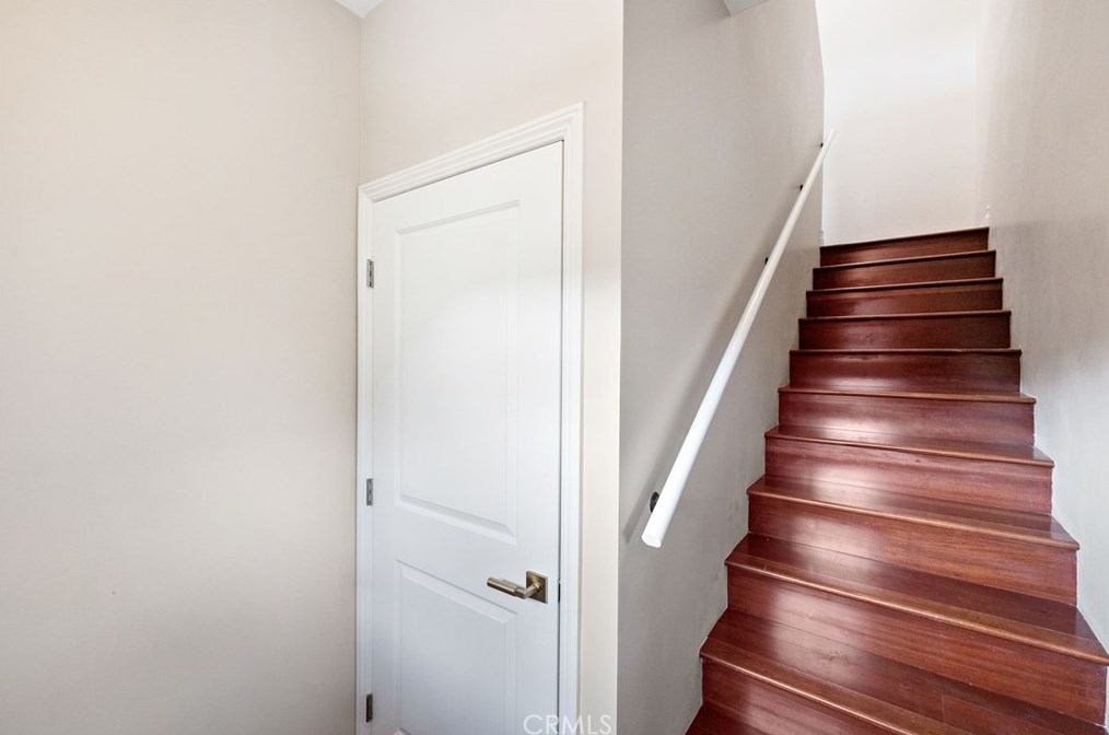 2754 Kenwood Ave, Los Angeles CA  90007-2106 exterior