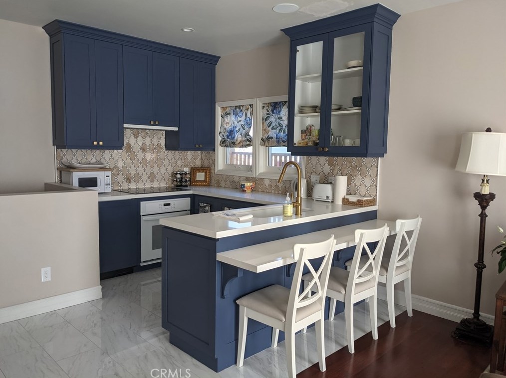 2754 Kenwood Ave, Los Angeles CA  90007-2106 exterior