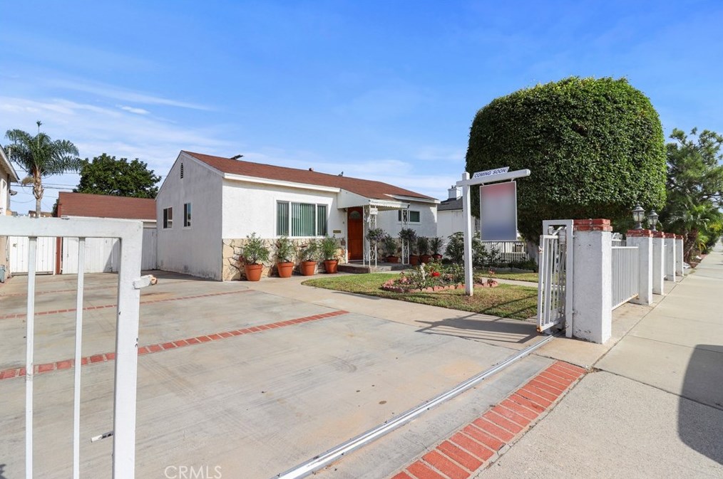 4939 W 141st St, Hawthorne, CA 90250