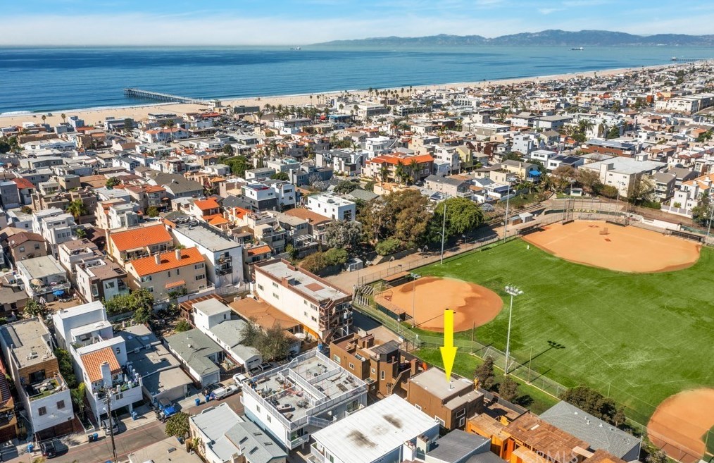 854 Cypress Ave, Hermosa Beach, CA 90254-4234