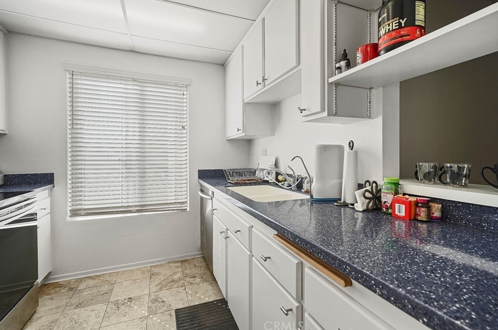 8202 Summertime Ln, Los Angeles, CA 90230-4511