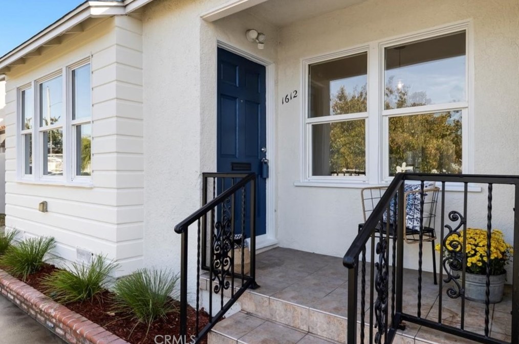 1612 Harkness St, Manhattan Beach, CA 90266
