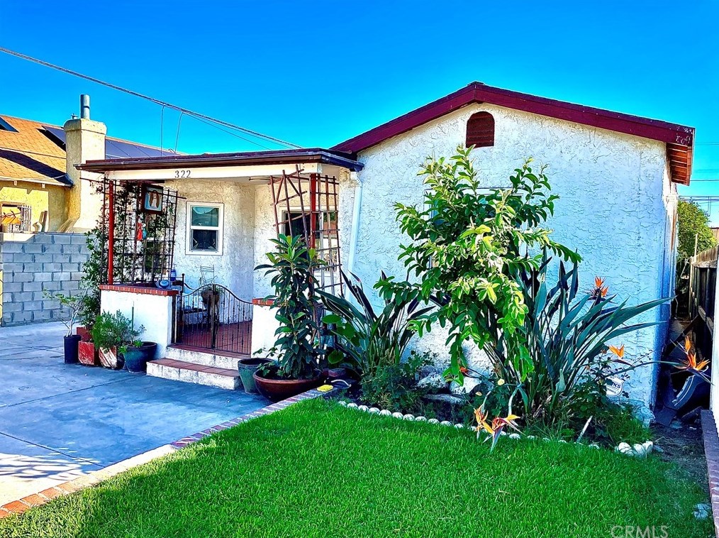 322 115th St, Los Angeles, CA 90061-2902