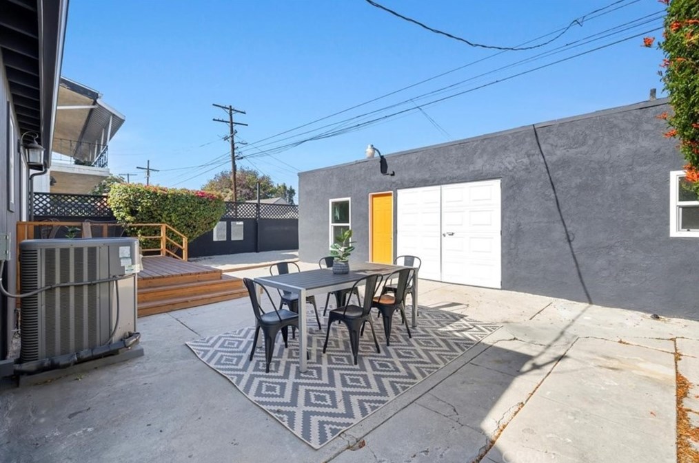 1583 48th St, Los Angeles CA  90011-4303 exterior