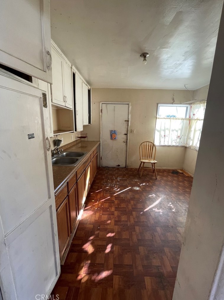 4712 Marine Ave, Lawndale CA  90260-1247 exterior