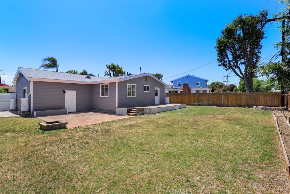 8119 Grimsby Ave, Los Angeles CA  90045-3315 exterior