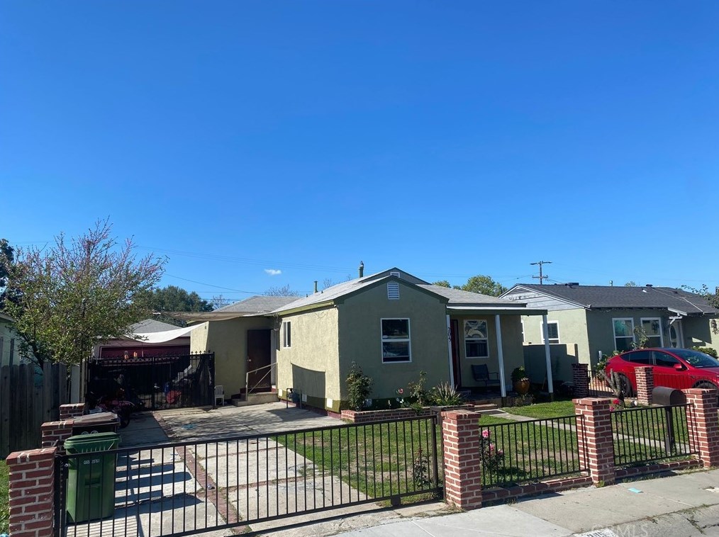205 Matthisen Ave, Compton, CA 90220-2087