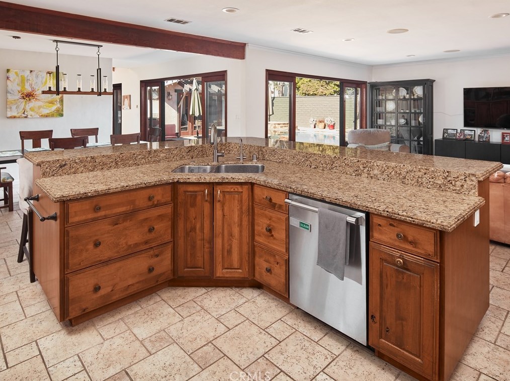 815 California St, El Segundo CA  90245-3250 exterior