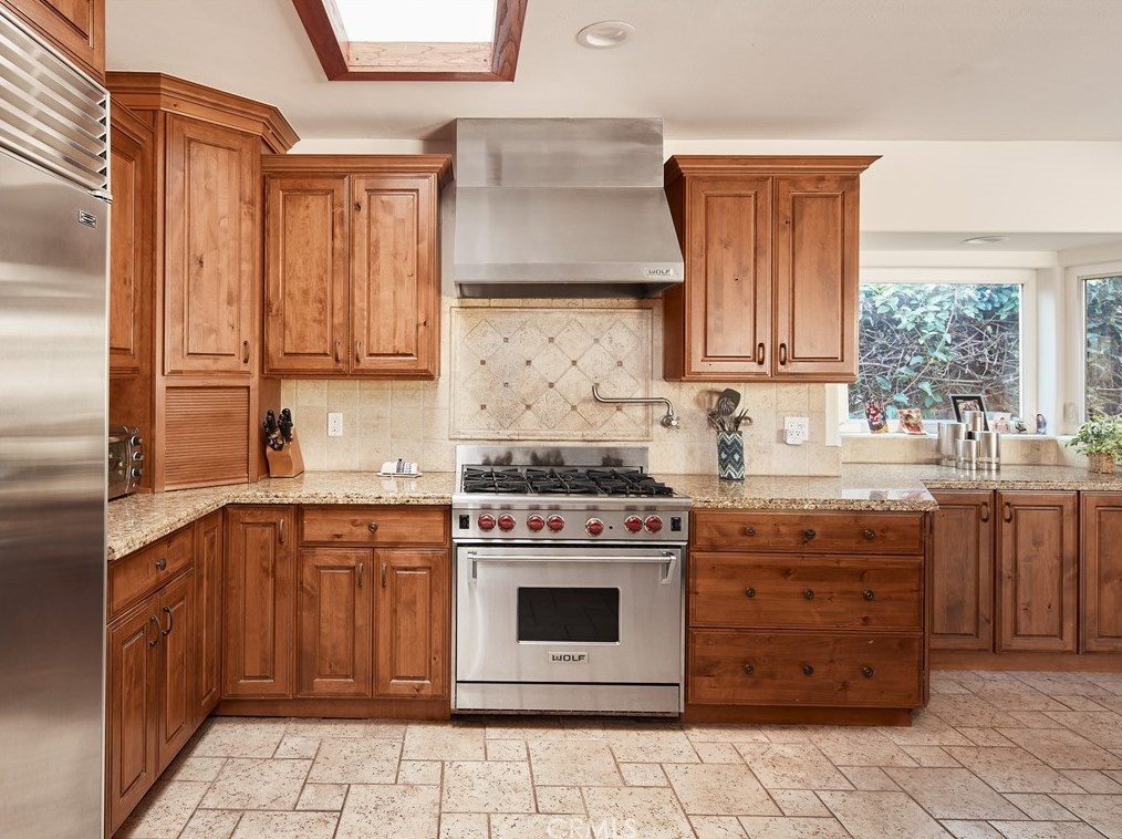 815 California St, El Segundo CA  90245-3250 exterior