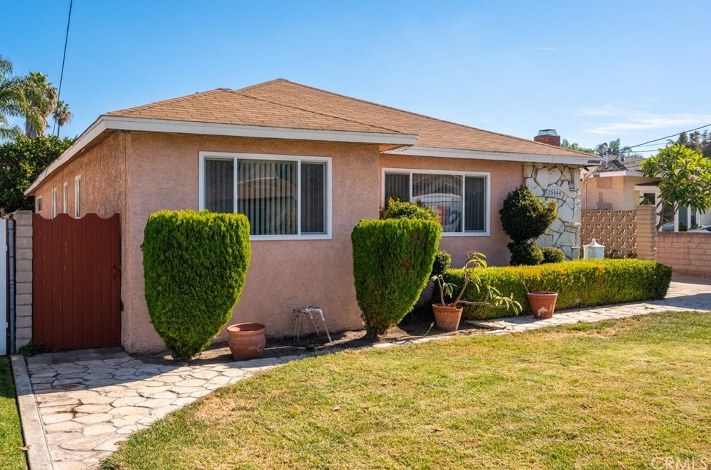 25044 Woodward Ave, Lomita, CA 90717
