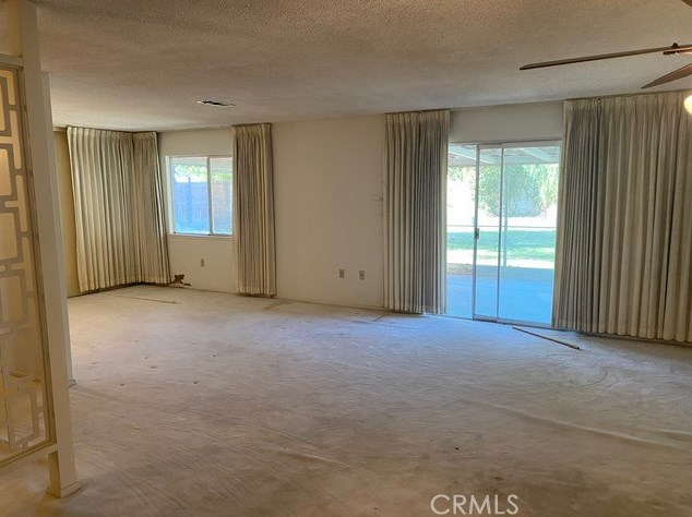 42155 Kansas St, Palm Desert, CA 92211-7901