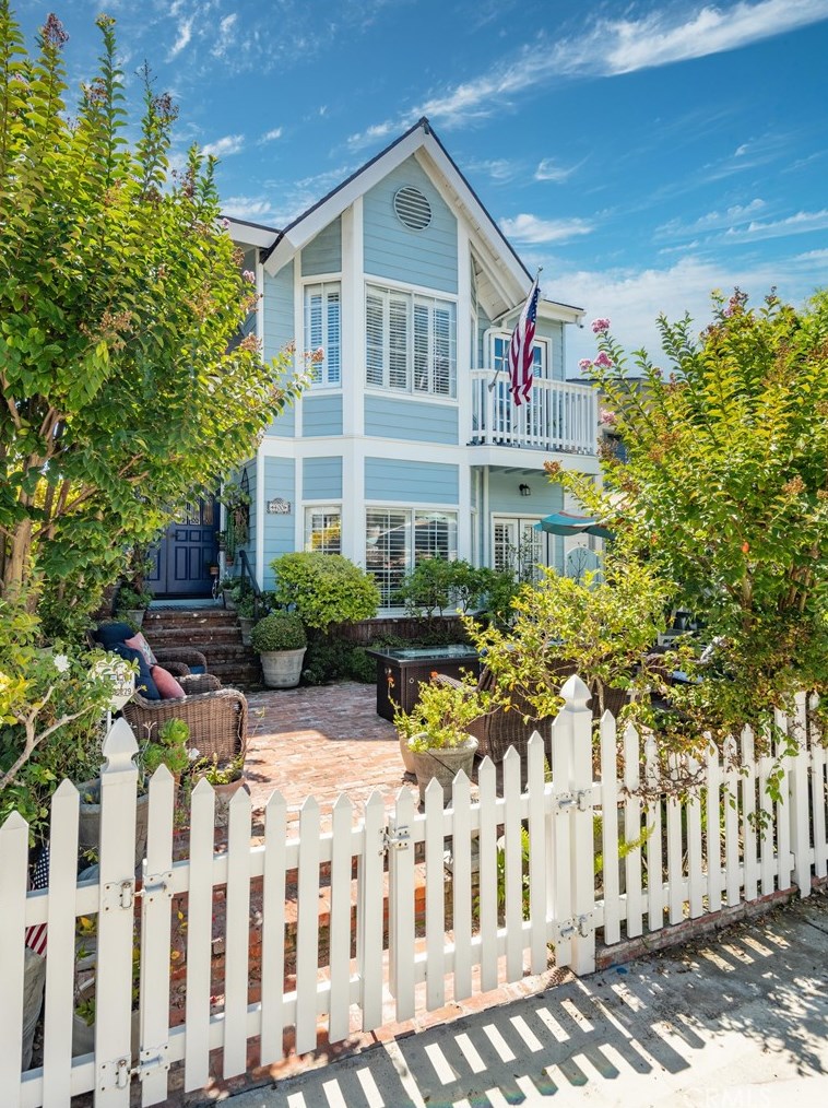 400 10th St, Manhattan Beach, CA 90266