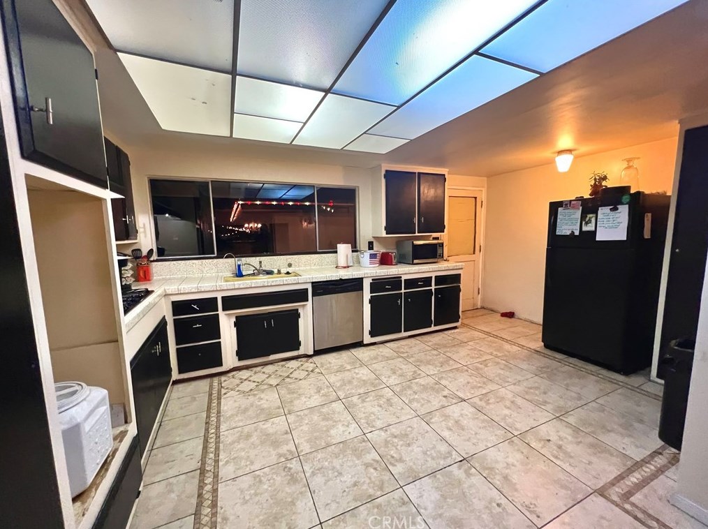 27135 Shorewood Rd, Palos Verdes Estates, CA 90275