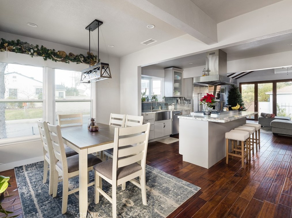 1201 Acacia Ave, El Segundo CA 90245-2017 exterior