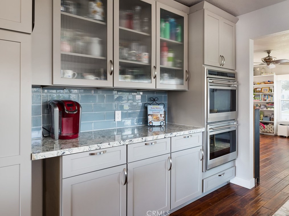 1201 Acacia Ave, El Segundo CA 90245-2017 exterior