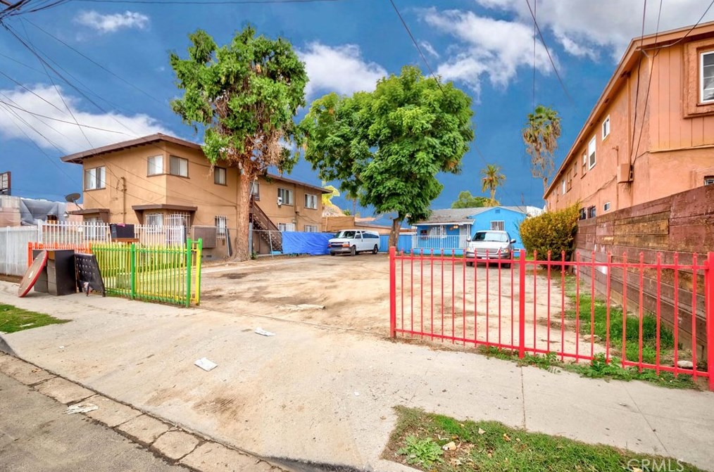 203 N Spring Ave, Compton, CA 90221